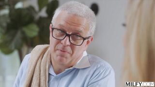 MILFY Hotwife drilled in trio