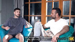 DADDY4K. Seductive Olivia Zlota doesn't mind to shake her booty in front of Dad