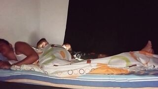 PADRASTRO PERVERTIDO Y MORBOSO ME DESPIERTA EN MEDIO DE LA NOCHE PARA CEPILLARME LA BOCA CON SU VERGA