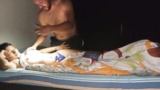 PADRASTRO PERVERTIDO Y MORBOSO ME DESPIERTA EN MEDIO DE LA NOCHE PARA CEPILLARME LA BOCA CON SU VERGA