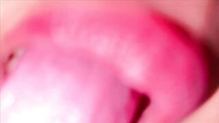 Hawt Beauty Pee In Biffy After Masturbation