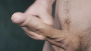 Runkar min stora svenska kuk medans jag tänker på din tighta fitta