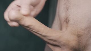 Runkar min stora svenska kuk medans jag tänker på din tighta fitta