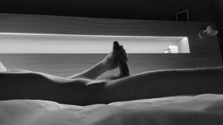 Hunk masturbating in advance of bedtime