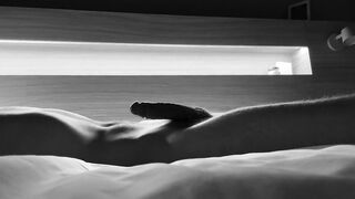 Hunk masturbating in advance of bedtime