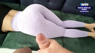 I jizz flow on my stepmom butt in hot leggings during the time that that babe relaxing on the bed /CandyLuxxx