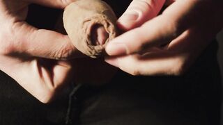 Leker lite med kuken