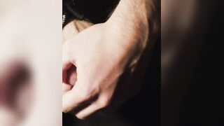 Leker lite med kuken