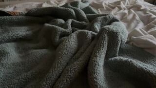 Hot mother I'd like to fuck Fingers Her Soaked Snatch