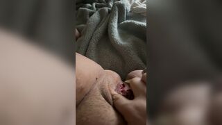 Hot mother I'd like to fuck Fingers Her Soaked Snatch