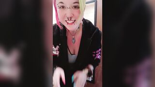 Cute Alt Stepdaughter Shows Dad Consummate Body, Widens Booty