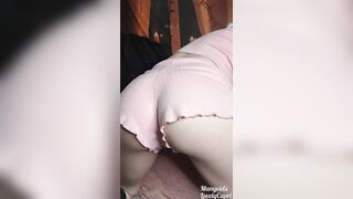 Cute Hotty Shakes Her Ass and Shows Off