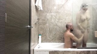 The sexy washroom of Jesús Sanchez ends with cum in the throat of Pamela Sanchez