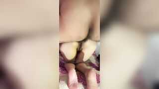 Le doy por el culo hasta el fondo sin piedad a la (en su cuarto por primera vez