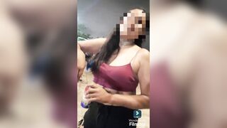Después de la fiesta chica B. En la calle.