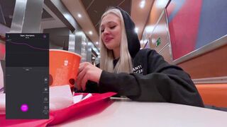 МОЙ ДРУГ УПРАВЛЯЕТ МОИМ ВИБРАТОРОМ LUSH В ОБЩЕСТВЕННОМ МЕСТЕ