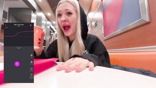 МОЙ ДРУГ УПРАВЛЯЕТ МОИМ ВИБРАТОРОМ LUSH В ОБЩЕСТВЕННОМ МЕСТЕ