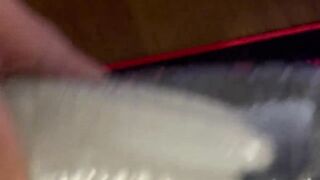 БЫСТРО КОНЧИЛ, трахая ГОРЯЧУЮ пизду???? Сперма вытекает из члена