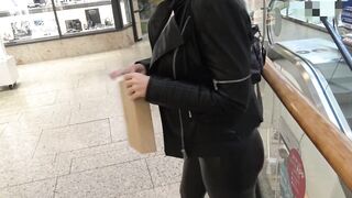 Cum doxy in the shopping mall - Screw me in public