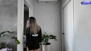 Lonely mother I'd like to fuck Calls Handyman To Screw Him