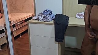 I caught my wife in the mirror with the delivery male in our apartment