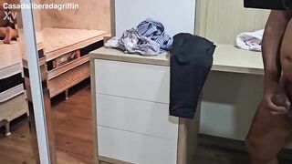 I caught my wife in the mirror with the delivery male in our apartment