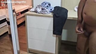 I caught my wife in the mirror with the delivery male in our apartment