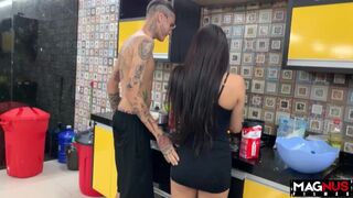 Bizarre squirting climax with 2 schlongs - Free