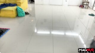 Bizarre squirting climax with 2 schlongs - Free