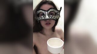 С матом! Русская Госпожа ссыт в чашку и заставляет тебя пить ее мочу, вылизывай мою немытую пизду!