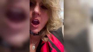 ????Free Spirit Suzy Wylde rides large sextoy!! Hawt mother I'd like to fuck in action!!