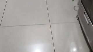 I RECORD MY ALLY'S MAMMA DURING THE TIME THAT THIS BABE'S CLEANING AND I BANG HER