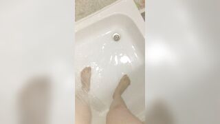 COMPILATION Gal pees during her period, cutie pees on a jock