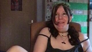 Nymeria Malfoy playing herself with golden snitch, Slytherin cosplay