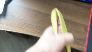 Сладко кончать в банан????????