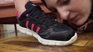 Sweaty dirty sole licking after gym