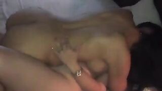 Gostosas se pegando na frente do macho