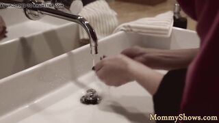 Lesbian stepmom pleasured by glam teens 