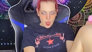 Kinda like this recent raspy voice ???? Double-ended sextoy ???? wasn't waiting that at the end ????