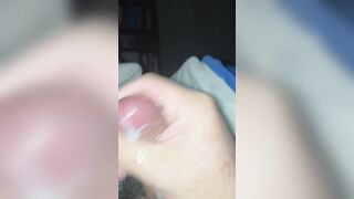 mi pene baboso cubierto de precum botando leche