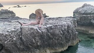 Masturbating at sunset ????????