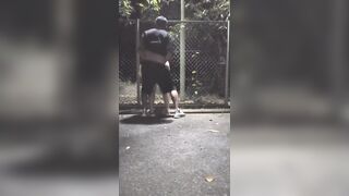 野外全裸露出で・・・????