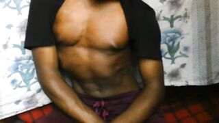 SOLO HUNK WITH MUSCLE CHEST TEASING