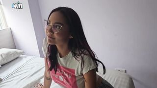 I meet a hotty in the park and this babe invites me to her abode when her spouse goes out to work