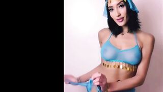 Chloe Amour's Jasmine finger bang