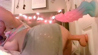 Smutty Daisy twerks on Vibrator