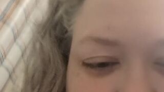 Exhibitionist loves to Bounce Melons