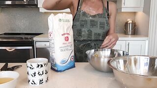 Getting lascivious whilst baking cookies so that guy gave me a cream pie in one as well as the other holes!