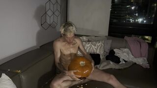 Jack O'Lantern Carve and Bang Aftermath Episode Voyage Behind The Scenes - Kyle Stroker