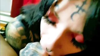 Amy Nosferatu gets on her knees for u